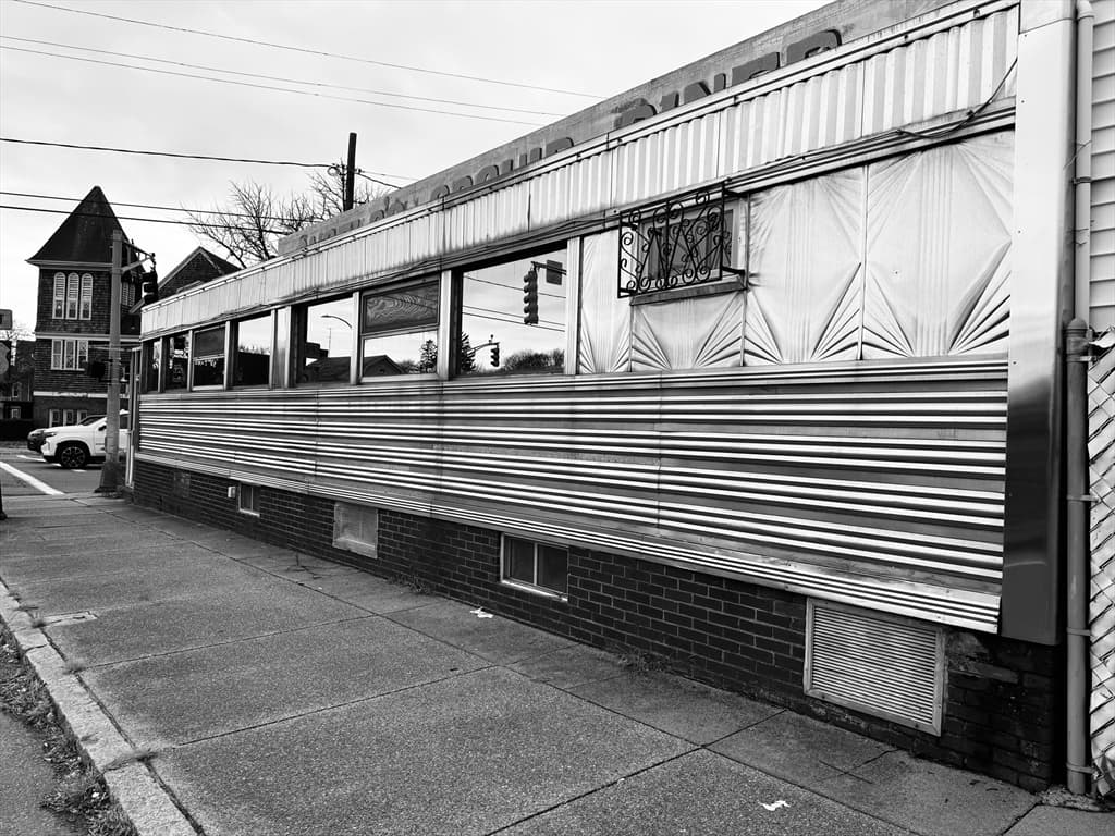 805 Rockdale Ave, New Bedford MA 02740 photo 2