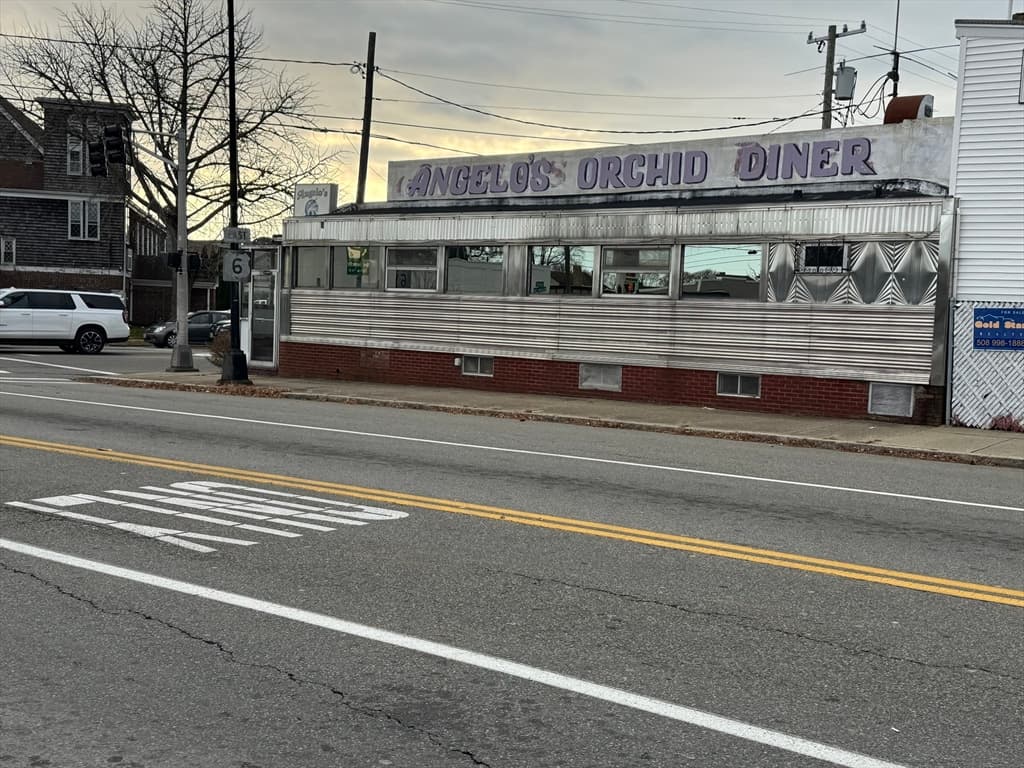 805 Rockdale Ave, New Bedford MA 02740