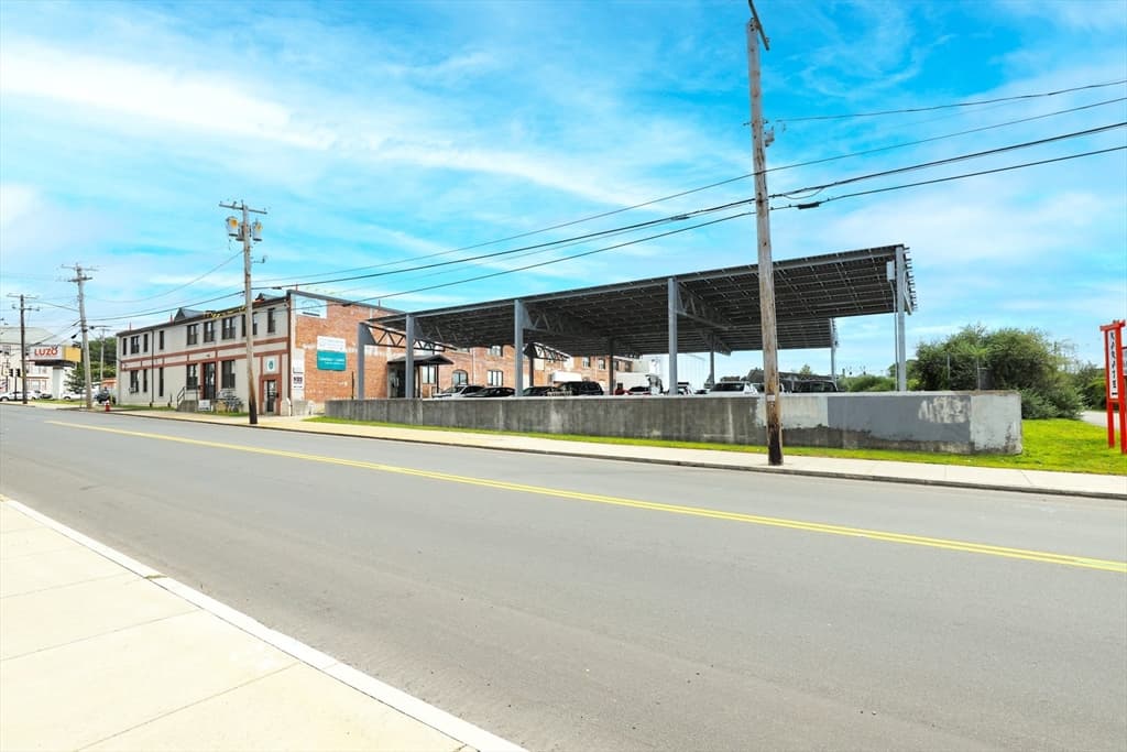 376 Nash Road, New Bedford MA 02740