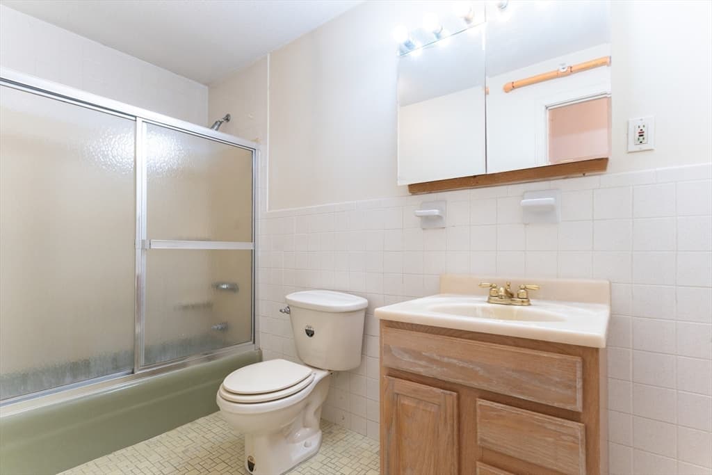 Condominium at 273 West Main St # B12, Marlborough MA 01752, Marlborough, photo 23 of 37