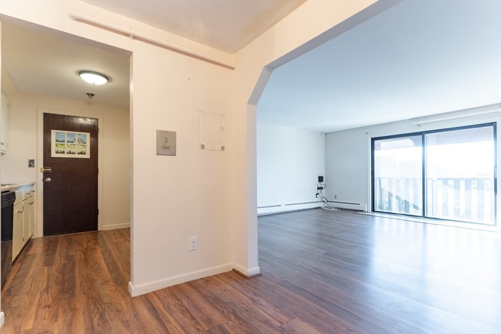 Condominium at 273 West Main St # B12, Marlborough MA 01752, Marlborough, photo 10 of 37