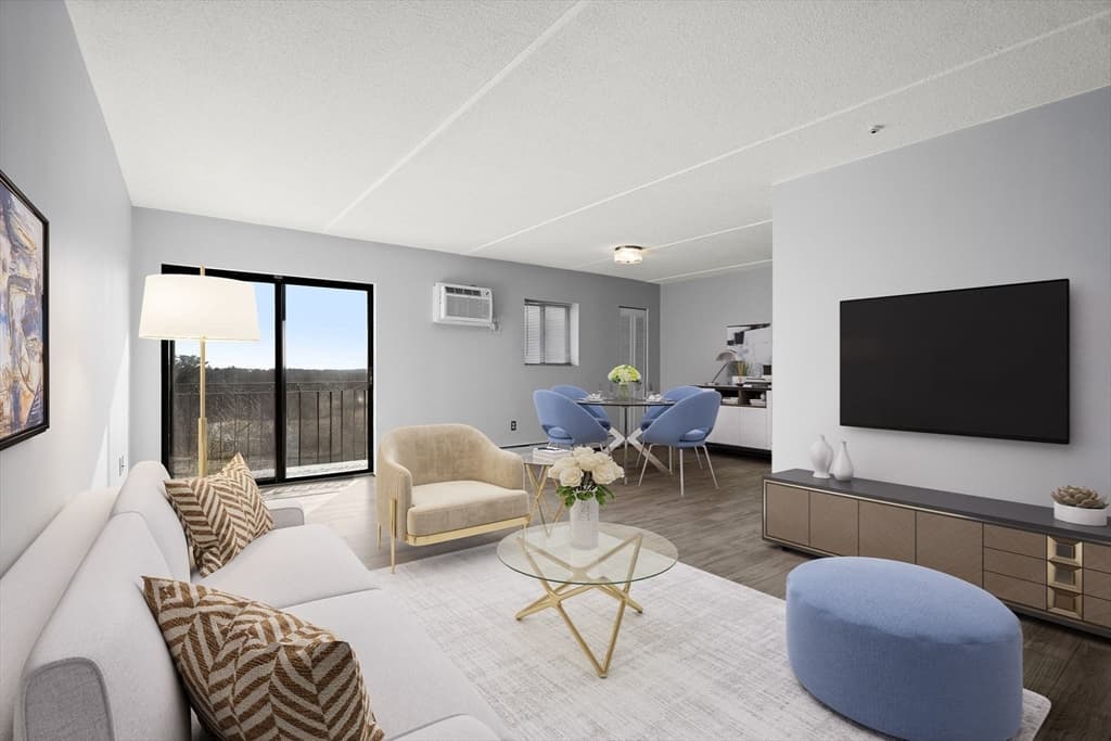 Condominium at 159 Franklin # E6, Stoneham MA 02180, Stoneham, photo 3 of 22