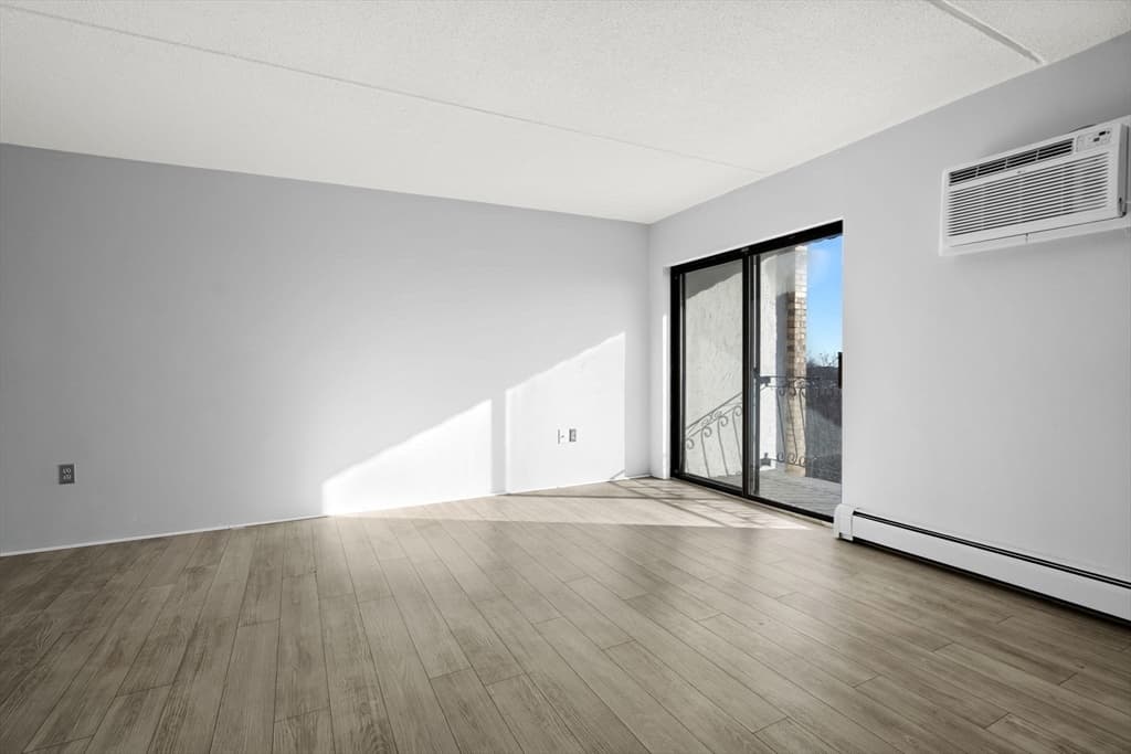 Condominium at 159 Franklin # E6, Stoneham MA 02180, Stoneham, photo 9 of 22