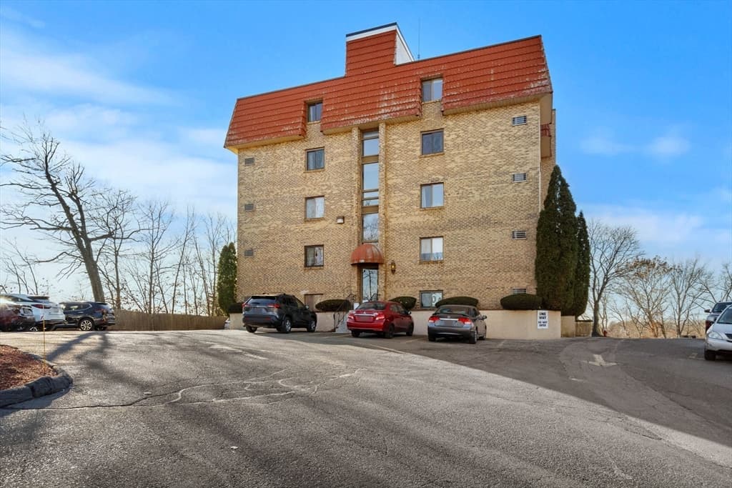 Condominium at 159 Franklin # E6, Stoneham MA 02180, Stoneham, photo 21 of 22