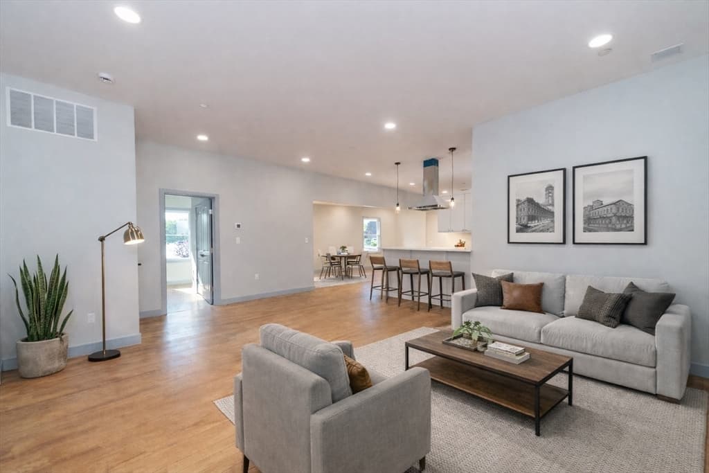 Condominium at 115-117 Mechanic # 4, Clinton MA 01510, photo 10 of 27