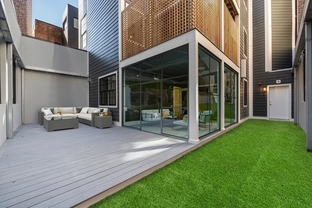 Condominium at 51 North Margin St # 1, Boston MA 02113, photo 16 of 19