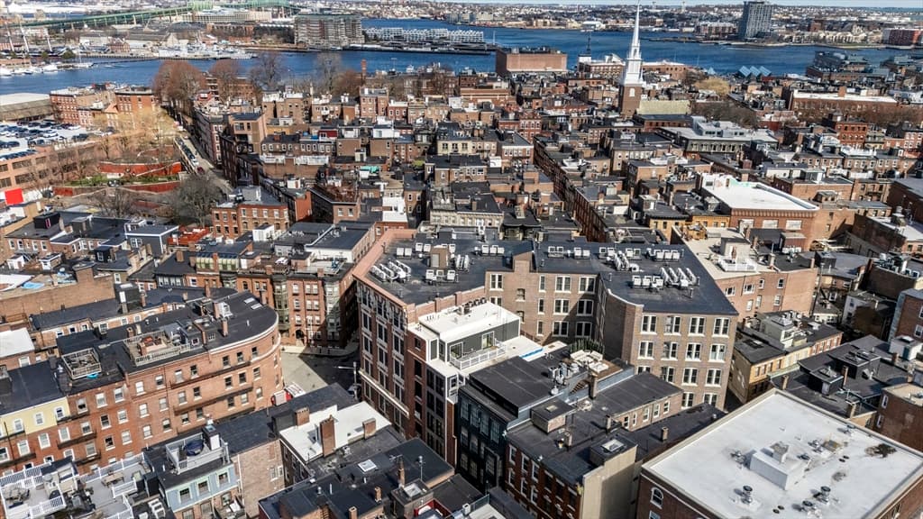 Condominium at 51 North Margin St # 2, Boston MA 02113, photo 20 of 22