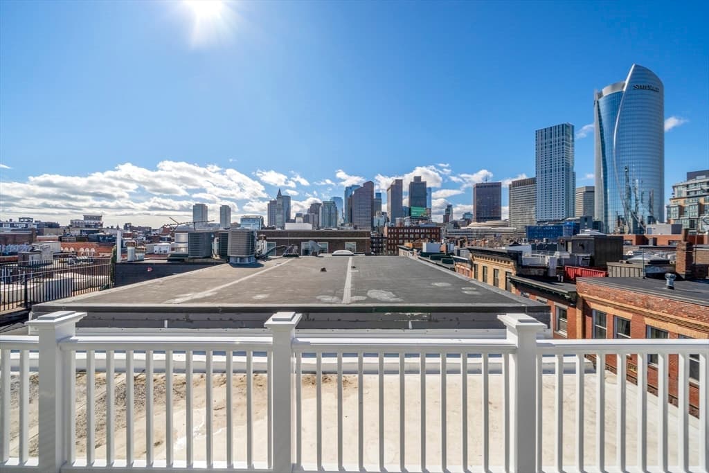 Condominium at 51 North Margin St # 4, Boston MA 02113, photo 2 of 24