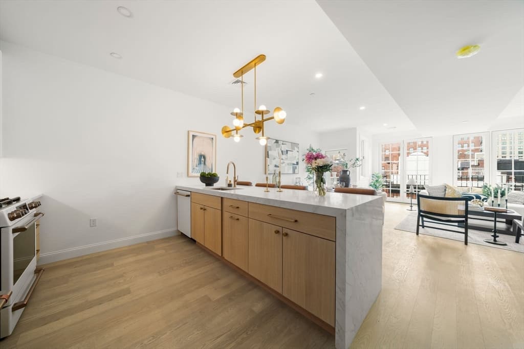 Condominium at 51 North Margin St # 4, Boston MA 02113, photo 6 of 24