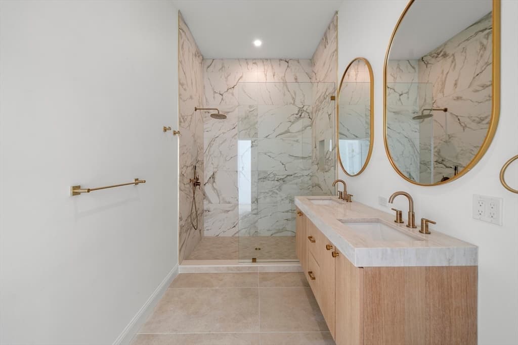 Condominium at 51 North Margin St # 4, Boston MA 02113, photo 16 of 24