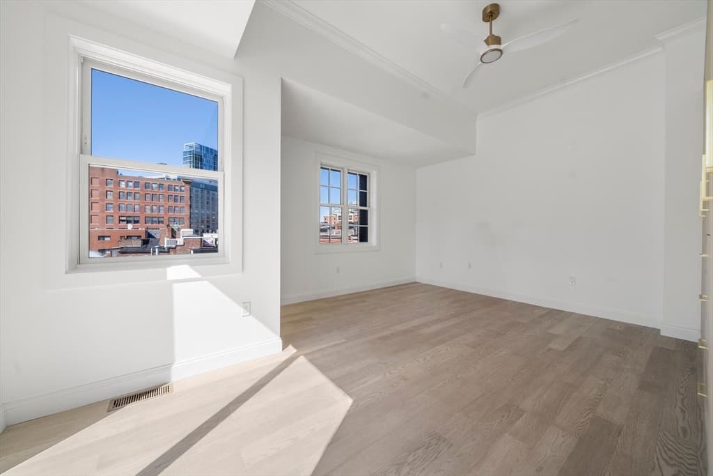 Condominium at 51 North Margin St # 4, Boston MA 02113, photo 3 of 24