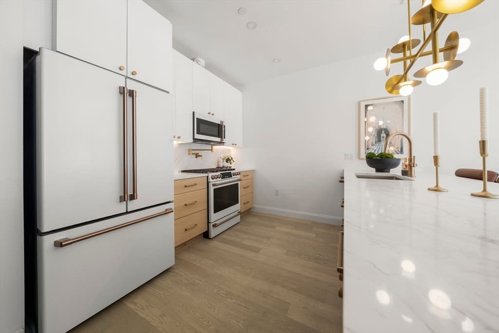 Condominium at 51 North Margin St # 4, Boston MA 02113, photo 8 of 24