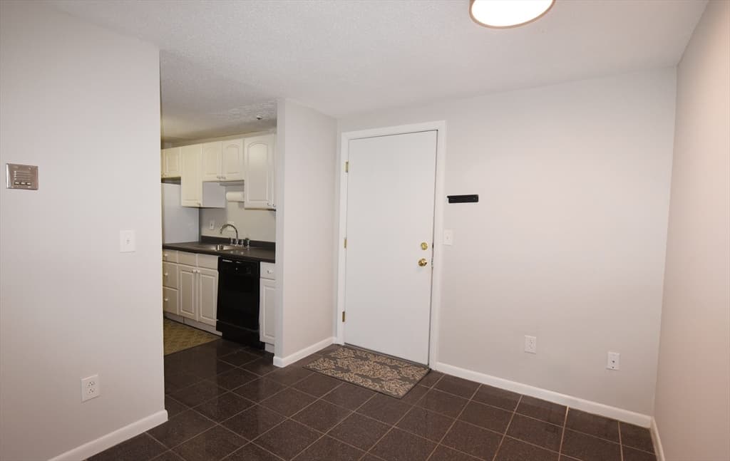 Condominium at 135 Grove Street # 133, Rockland MA 02370, Rockland, photo 12 of 28