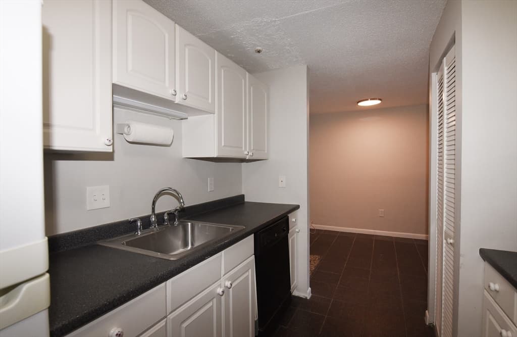 Condominium at 135 Grove Street # 133, Rockland MA 02370, Rockland, photo 10 of 28