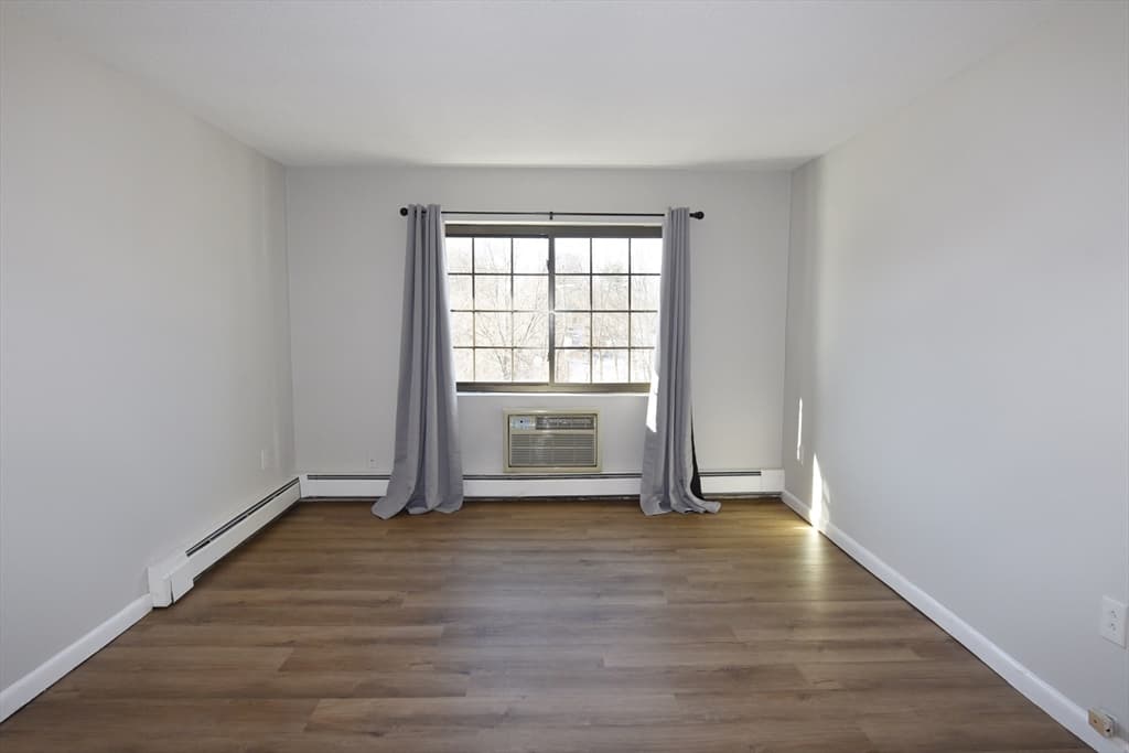 Condominium at 135 Grove Street # 133, Rockland MA 02370, Rockland, photo 14 of 28