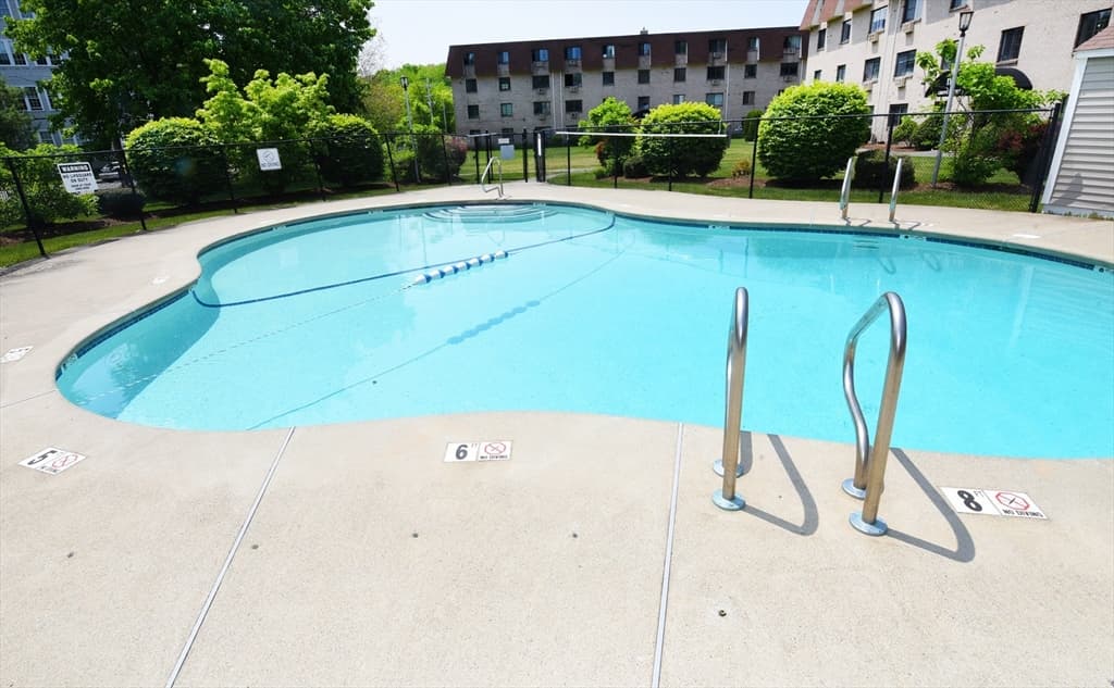 Condominium at 135 Grove Street # 133, Rockland MA 02370, Rockland, photo 4 of 28