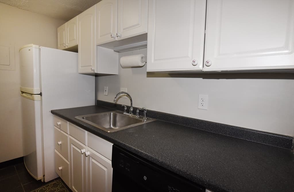Condominium at 135 Grove Street # 133, Rockland MA 02370, Rockland, photo 8 of 28