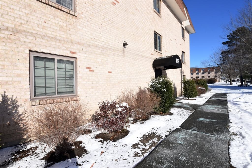 Condominium at 135 Grove Street # 133, Rockland MA 02370, Rockland, photo 25 of 28
