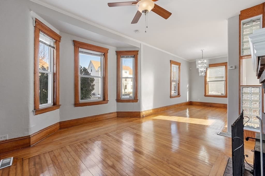 3 Franconia St, Worcester MA 01602 photo 5