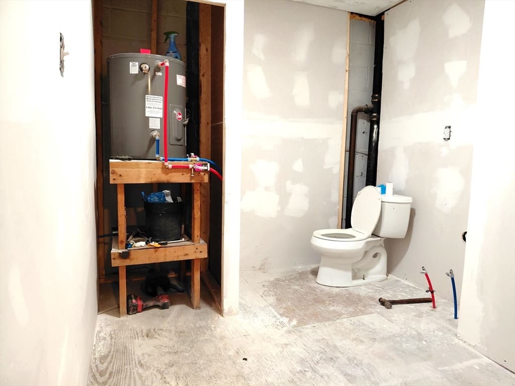 14 Carlton St, Lowell MA 01851 photo 4