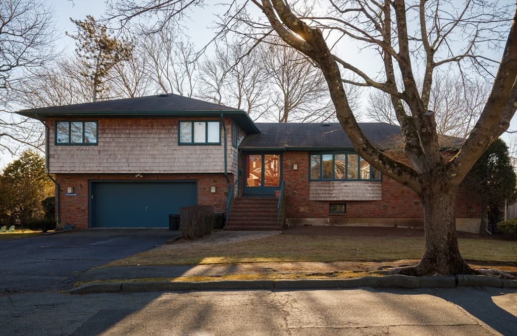 11 Angenica Ter, Marblehead MA 01945