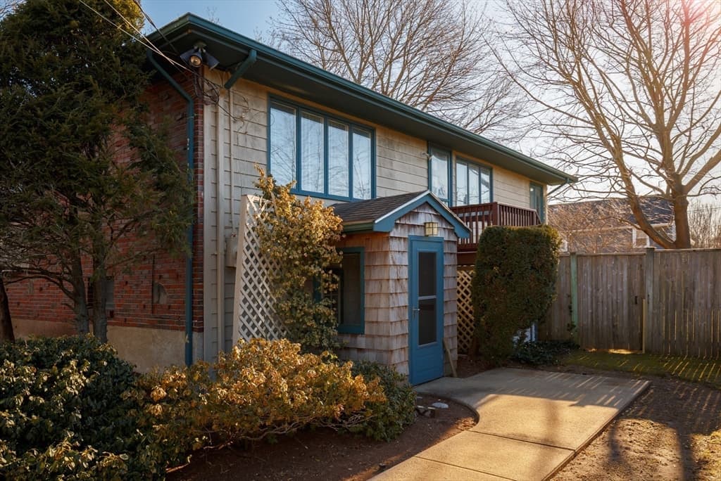 Single Family Residence at 11 Angenica Ter, Marblehead MA 01945, photo 5 of 11
