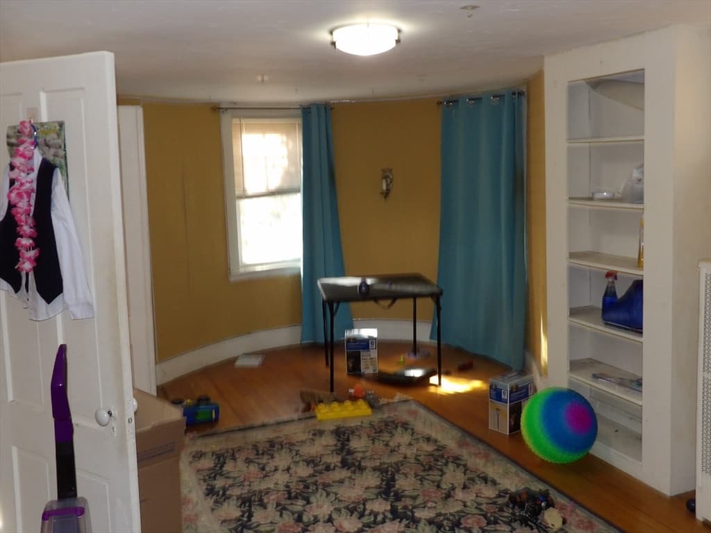 Single Family Residence at 620 Pleasant St, Paxton MA 01612, Paxton, photo 9 of 25