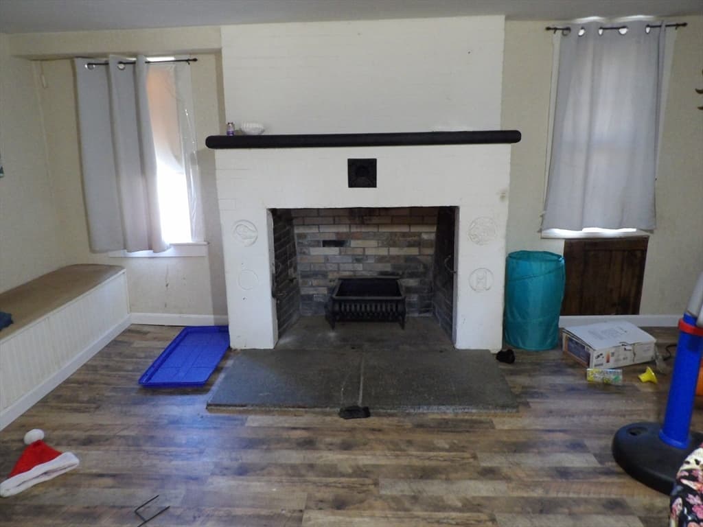 Single Family Residence at 620 Pleasant St, Paxton MA 01612, Paxton, photo 8 of 25