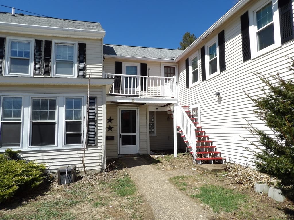 Multi Family at 620 Pleasant St, Paxton MA 01612, photo 2 of 27