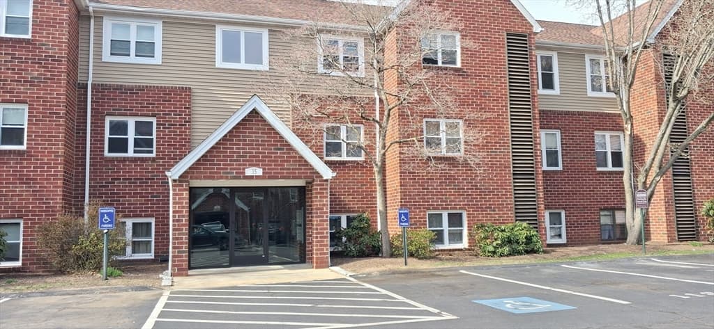 35 Longworth Ave # 25, Brockton MA 02301