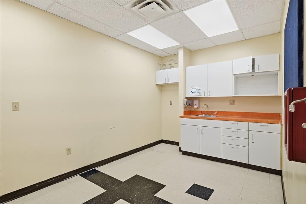 534 Sumner Ave, Springfield MA 01108 photo 8