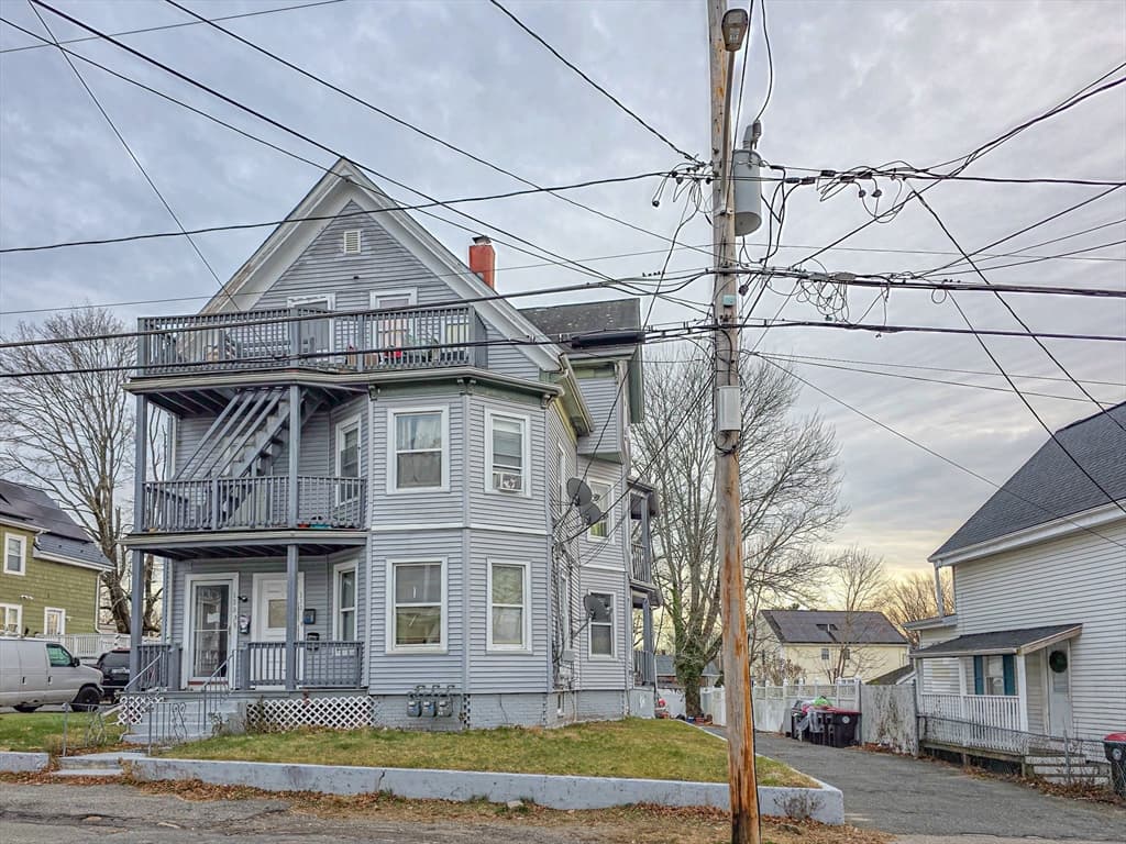 111 Riverview St, Brockton MA 02302