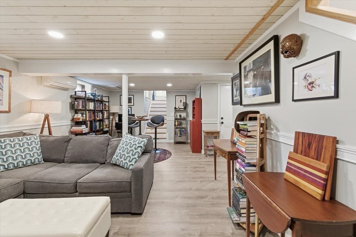 Single Family Residence at 197 Monomoscoy Rd, Mashpee MA 02649, Mashpee, photo 12 of 42