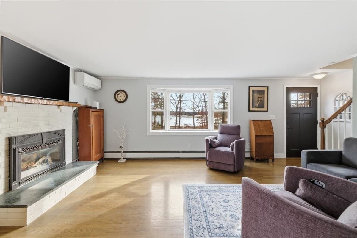 Single Family Residence at 197 Monomoscoy Rd, Mashpee MA 02649, Mashpee, photo 10 of 42