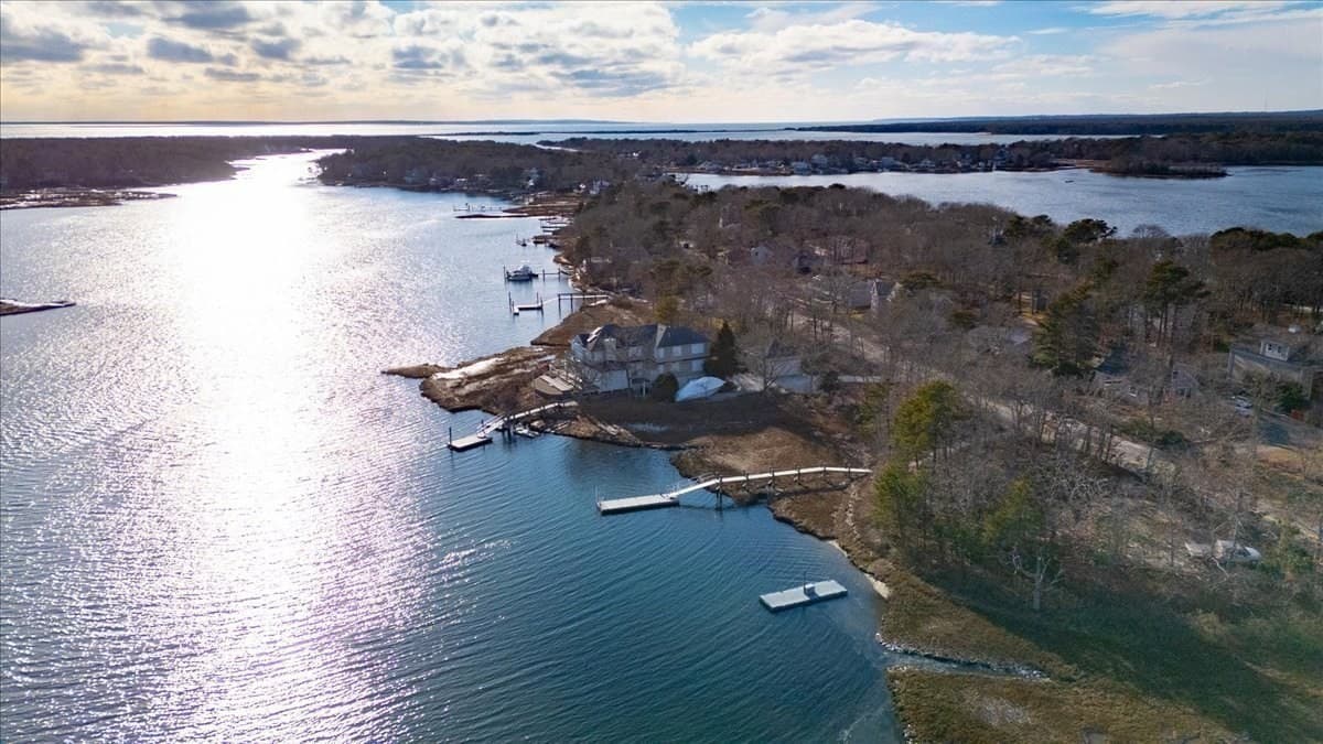 Single Family Residence at 197 Monomoscoy Rd, Mashpee MA 02649, Mashpee, photo 14 of 42