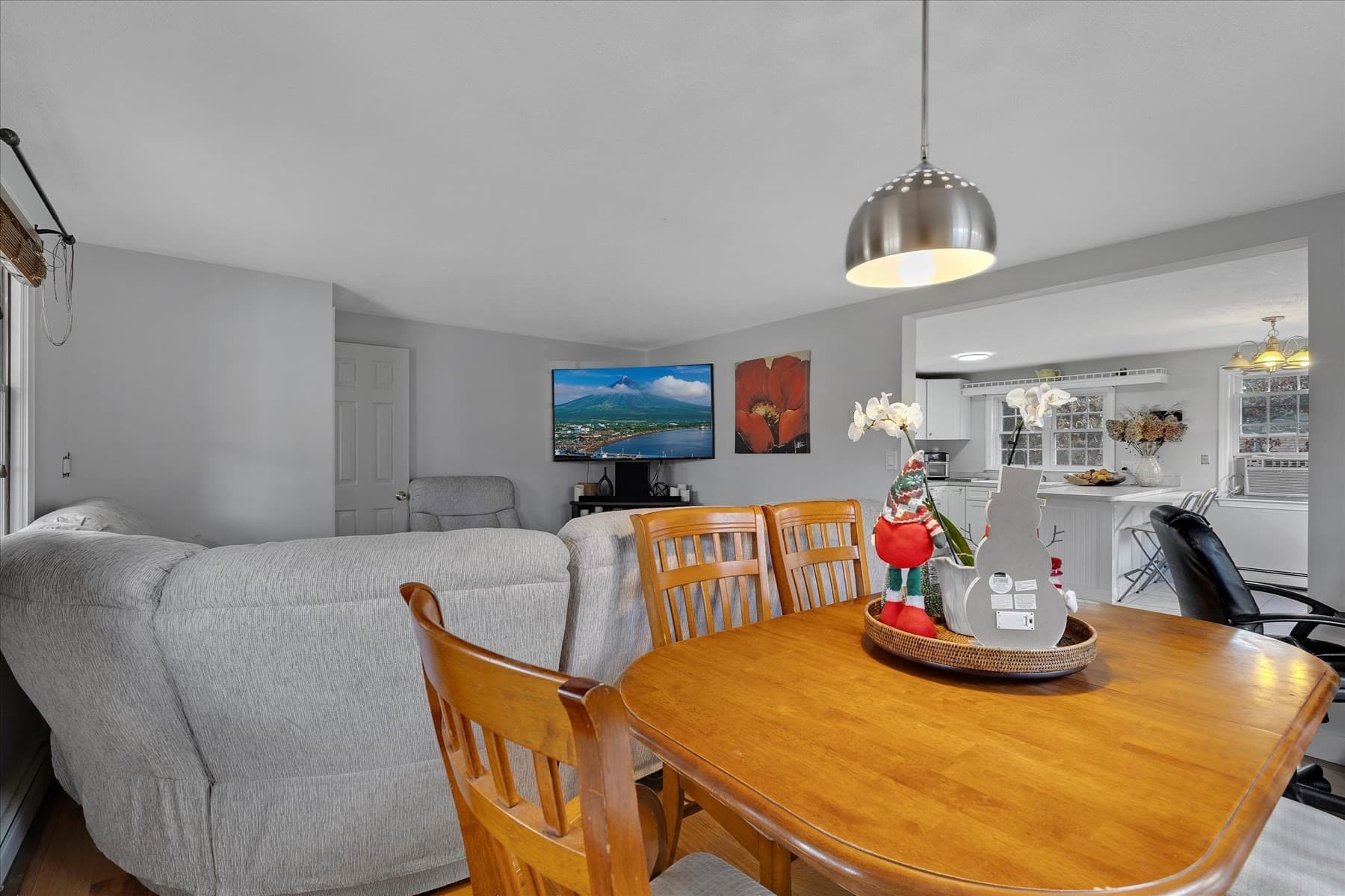 Single Family Residence at 116 Franklin Ter, Tisbury MA 02568, photo 6 of 38