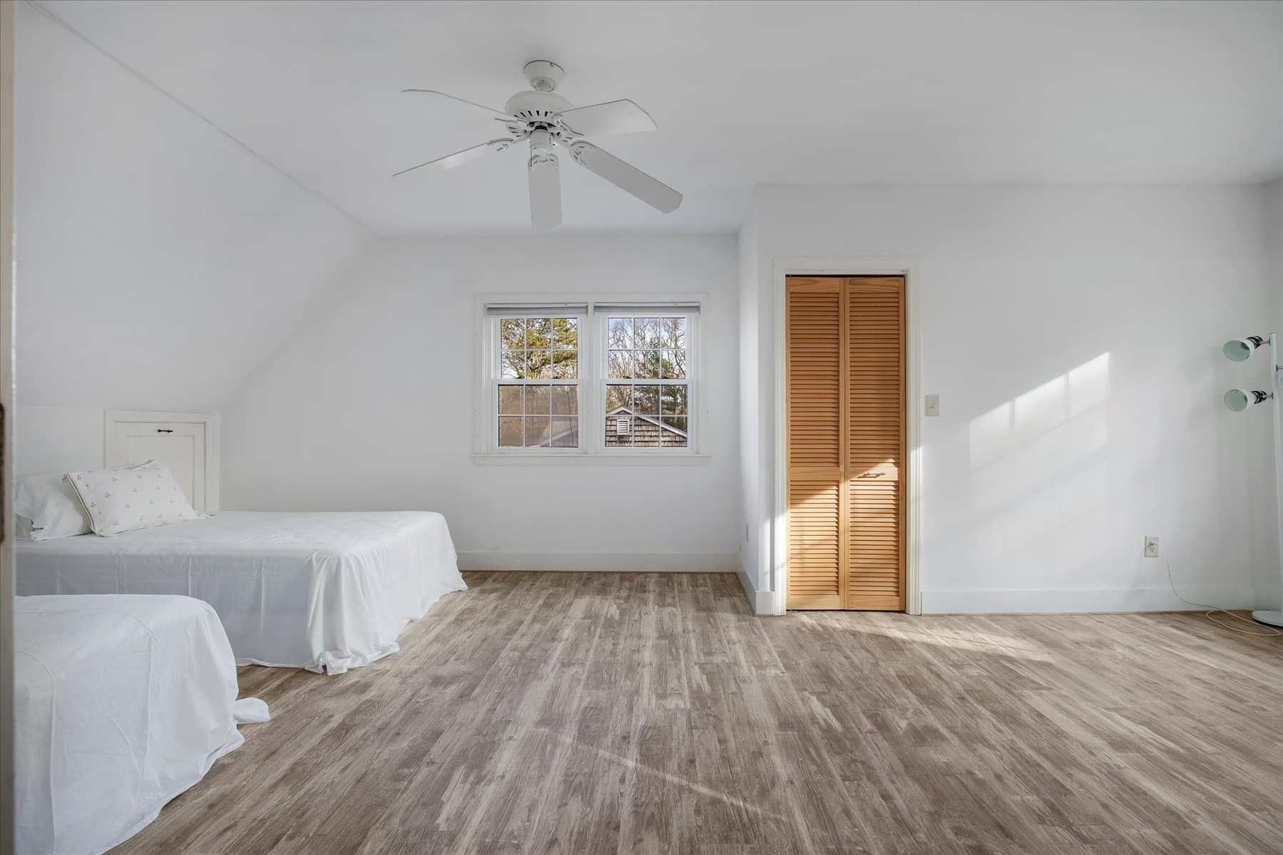 Single Family Residence at 116 Franklin Ter, Tisbury MA 02568, photo 16 of 38