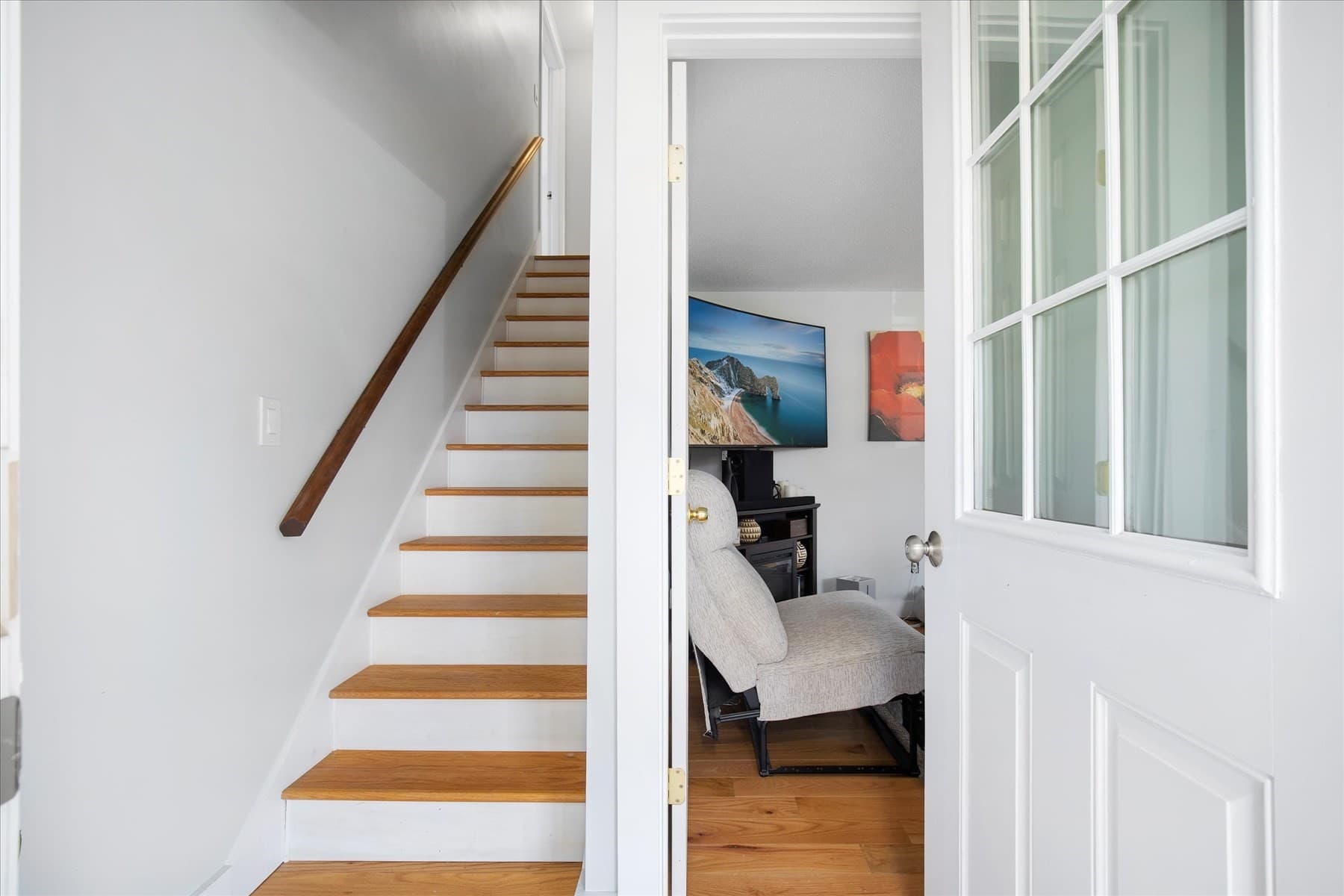 Single Family Residence at 116 Franklin Ter, Tisbury MA 02568, photo 15 of 38