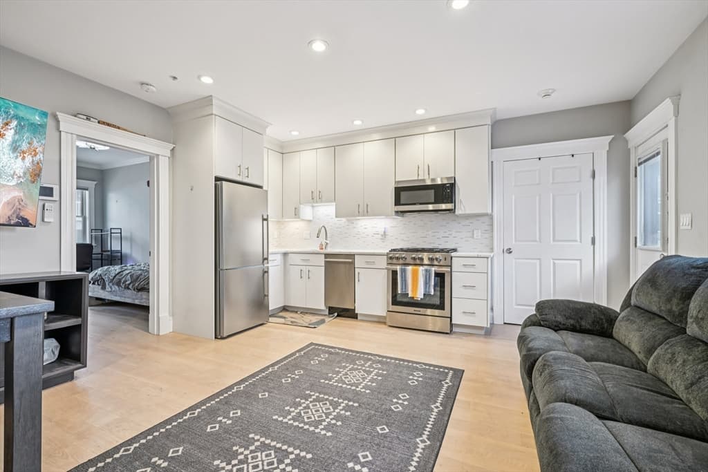 600 Shirley # 4, Winthrop MA 02152