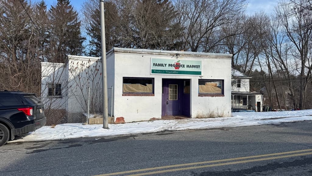 54 Commercial St, Palmer MA 01069 photo 2