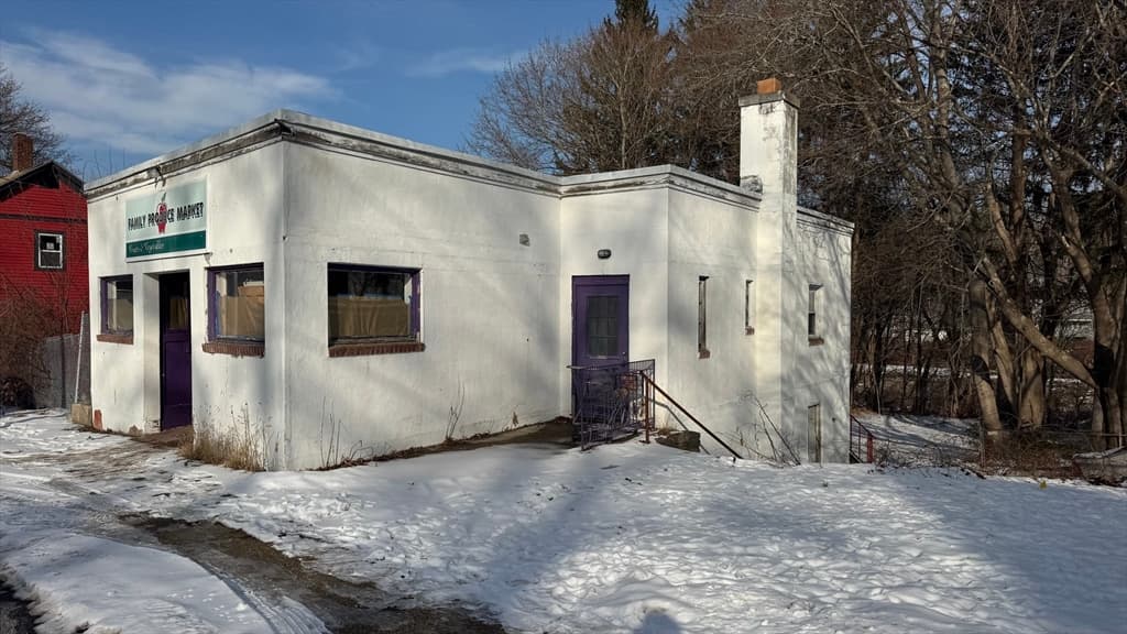 54 Commercial St, Palmer MA 01069 photo 4
