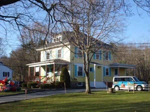 634 Broadway, Raynham MA 02767