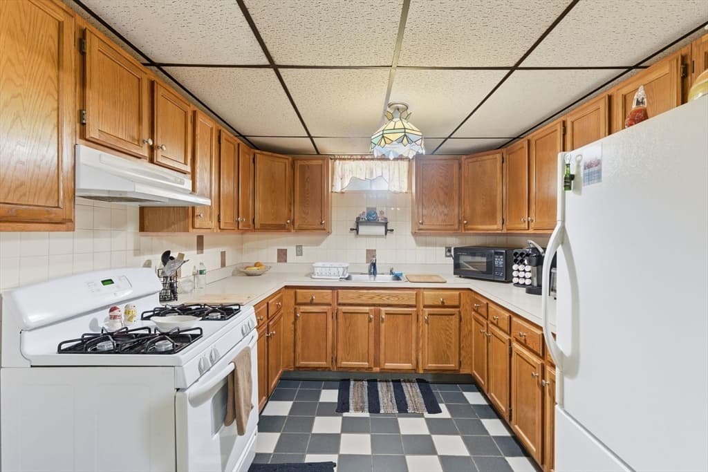 3 Family - 3 Units Side by Side at 71-73 Oak St, Somerville MA 02143, Somerville, photo 17 of 42