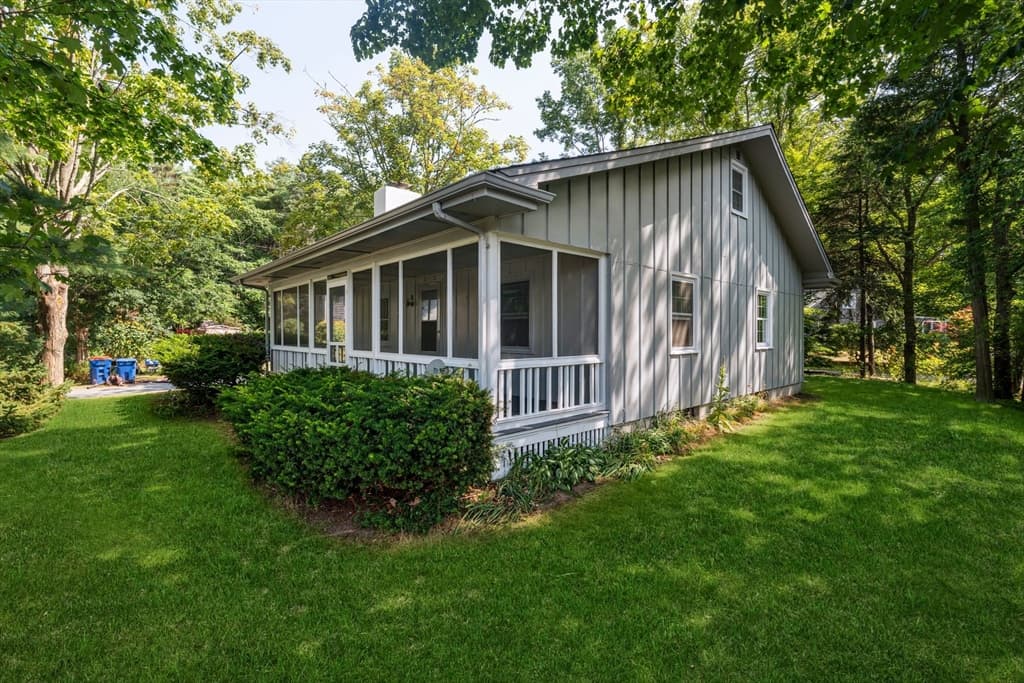8 Captain's Lane, Mattapoisett MA 02739 photo 16