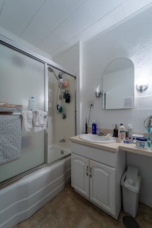 3 Family at 247 Shrewsbury St, Worcester MA 01604, photo 23 of 30