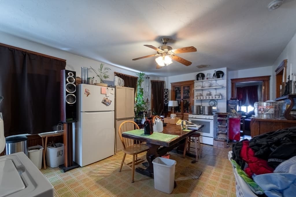 3 Family at 247 Shrewsbury St, Worcester MA 01604, photo 22 of 30