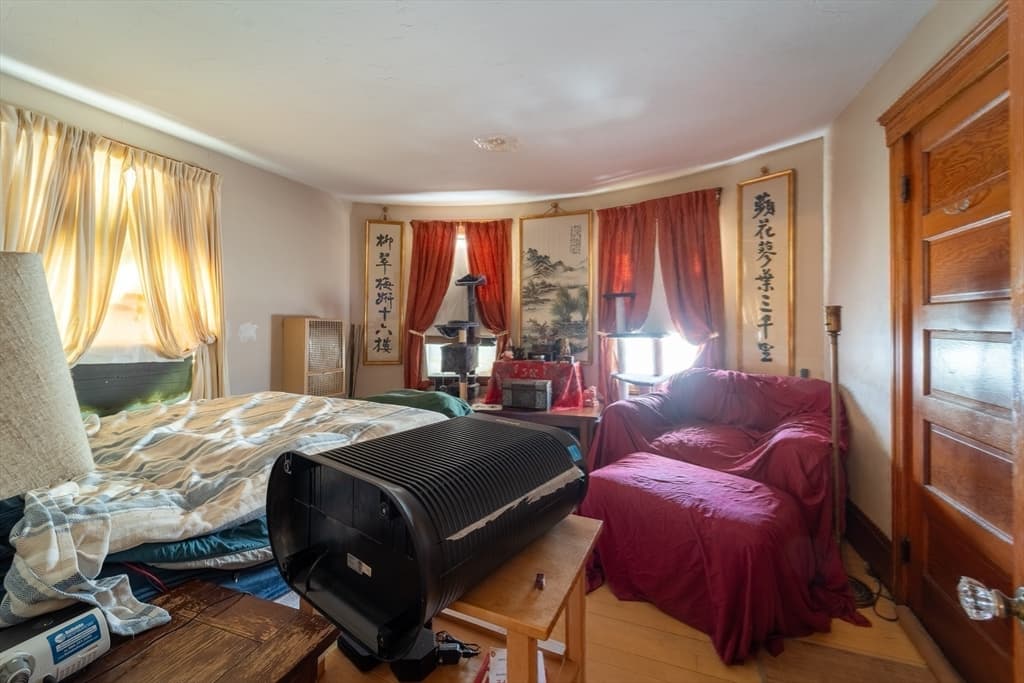3 Family at 247 Shrewsbury St, Worcester MA 01604, photo 25 of 30