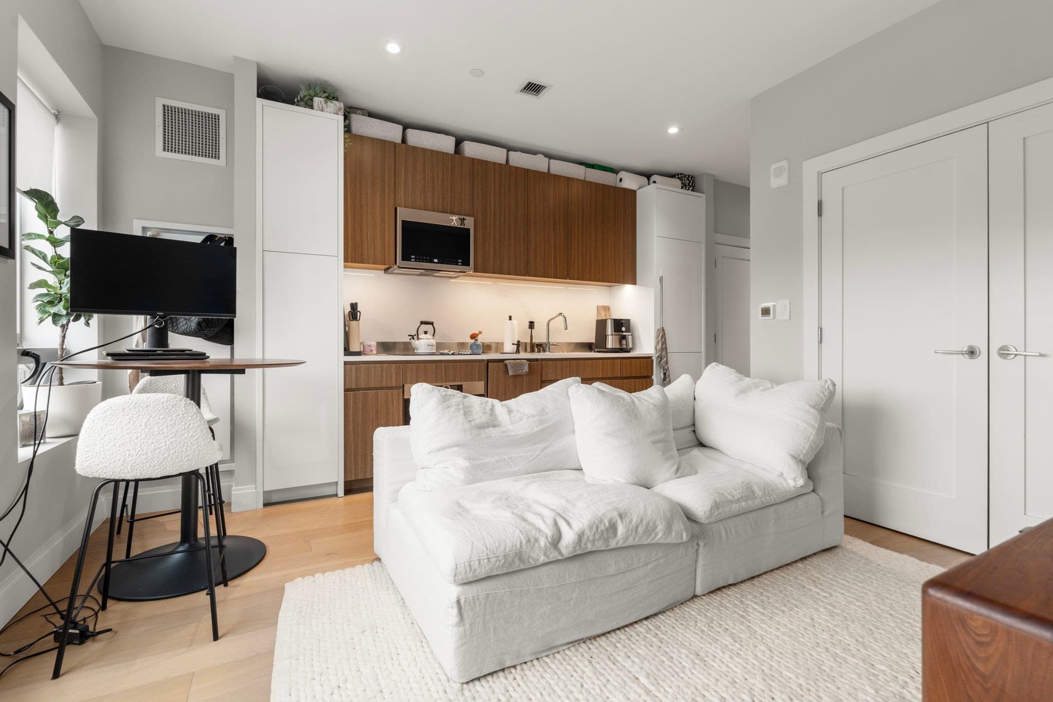 Condominium at 100 Shawmut Ave # 908, Boston MA 02118, photo 4 of 33