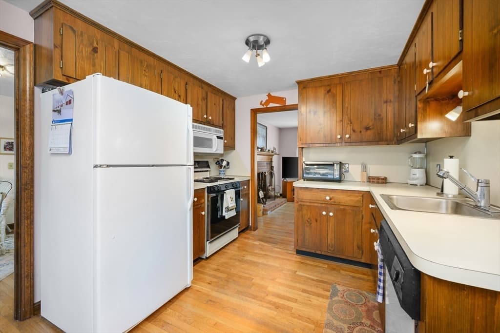Single Family Residence at 20 Bray Farm Rd S, Yarmouth MA 02675, photo 19 of 39