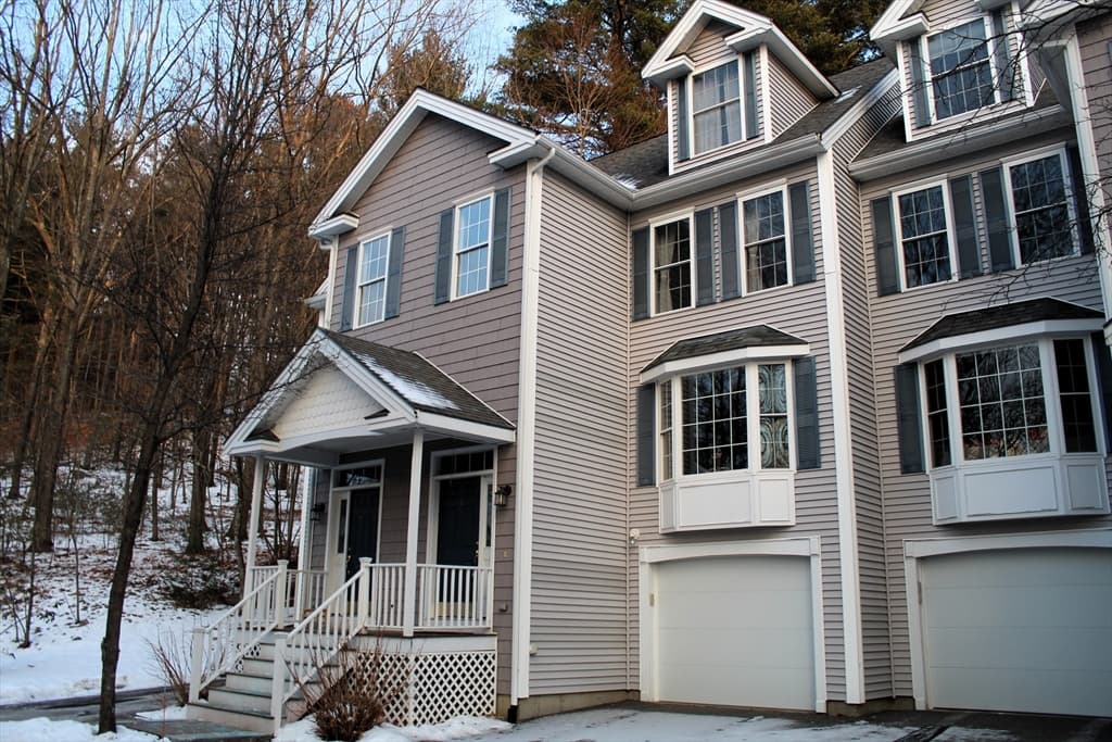 Condominium at 38 Georgetown Drive # 38, Nashua NH 03062, Nashua, photo 2 of 26